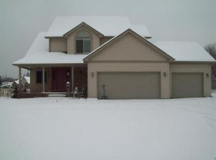 23212 Huron River Dr, Rockwood, MI 48173