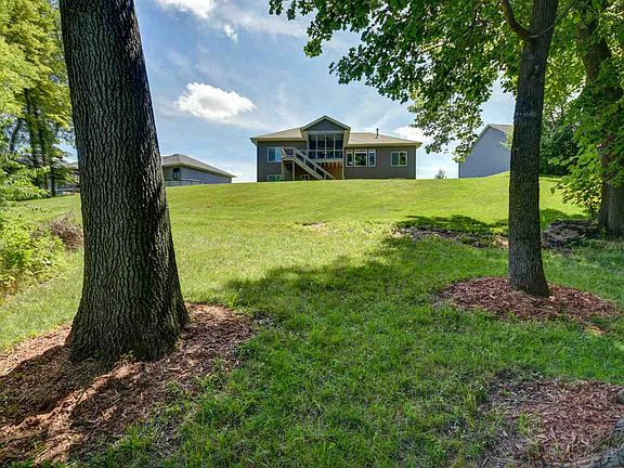 3rd image of 716 Raymond Dr
