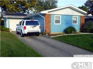 72 Clay Cir, Brick, NJ 08724