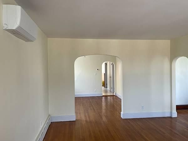 1st image of 239 Kingsley Ave