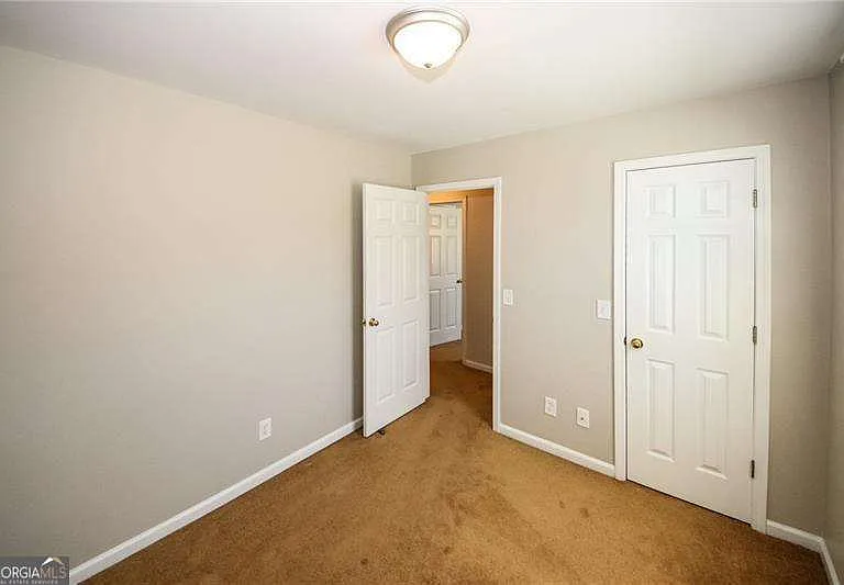 121 Stoneforest Dr — Photo 40