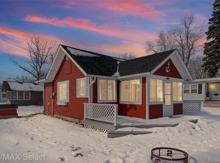 801 Shoreline Dr, Houghton Lake, MI 48629