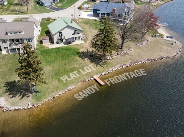14113 Grandview Dr, Cement City, MI 49233