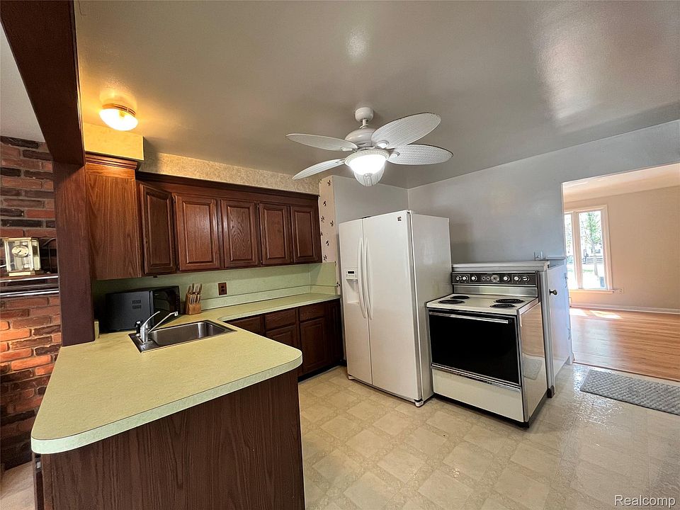 231 Walper Ave, photo 10