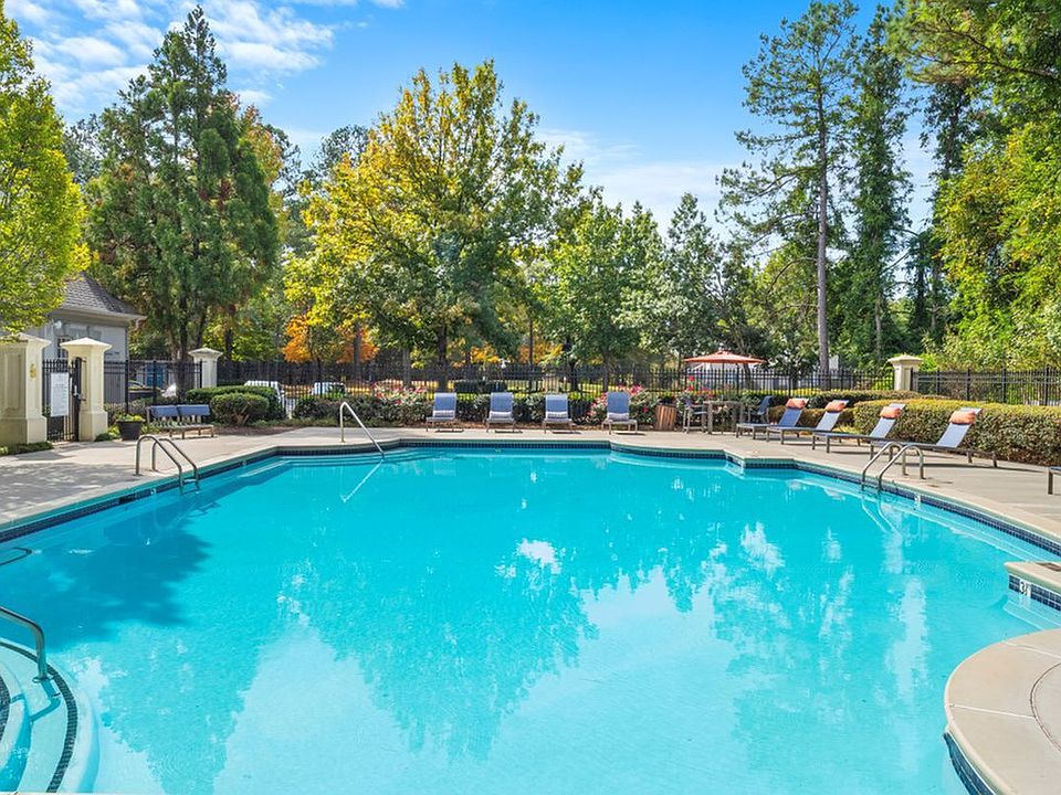 Pool at Lake St James Apartments in Conyers Ga