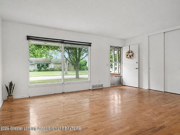 4th image of 2100 Bruce Ave