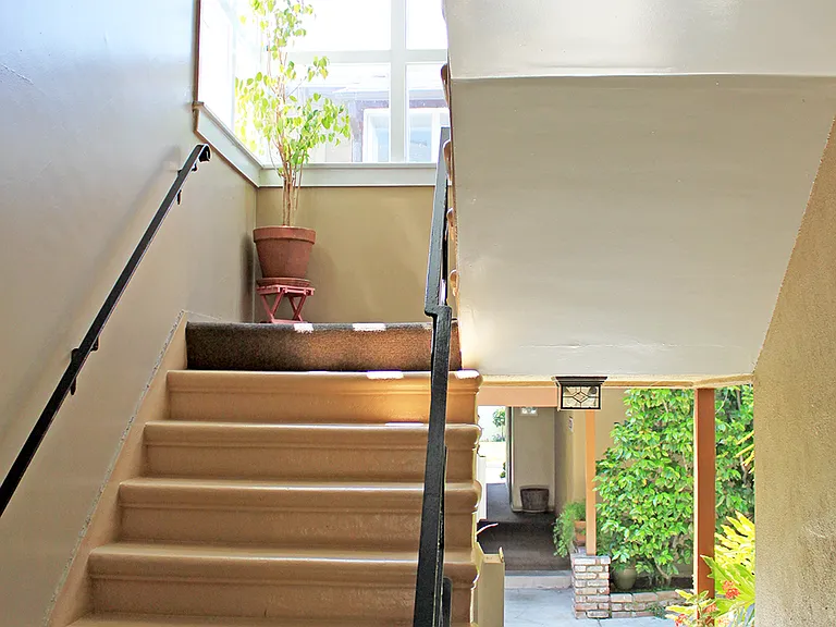 Radford Apartments — Photo 4