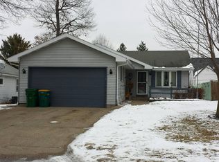 311 Washington St, Ingleside, IL 60041