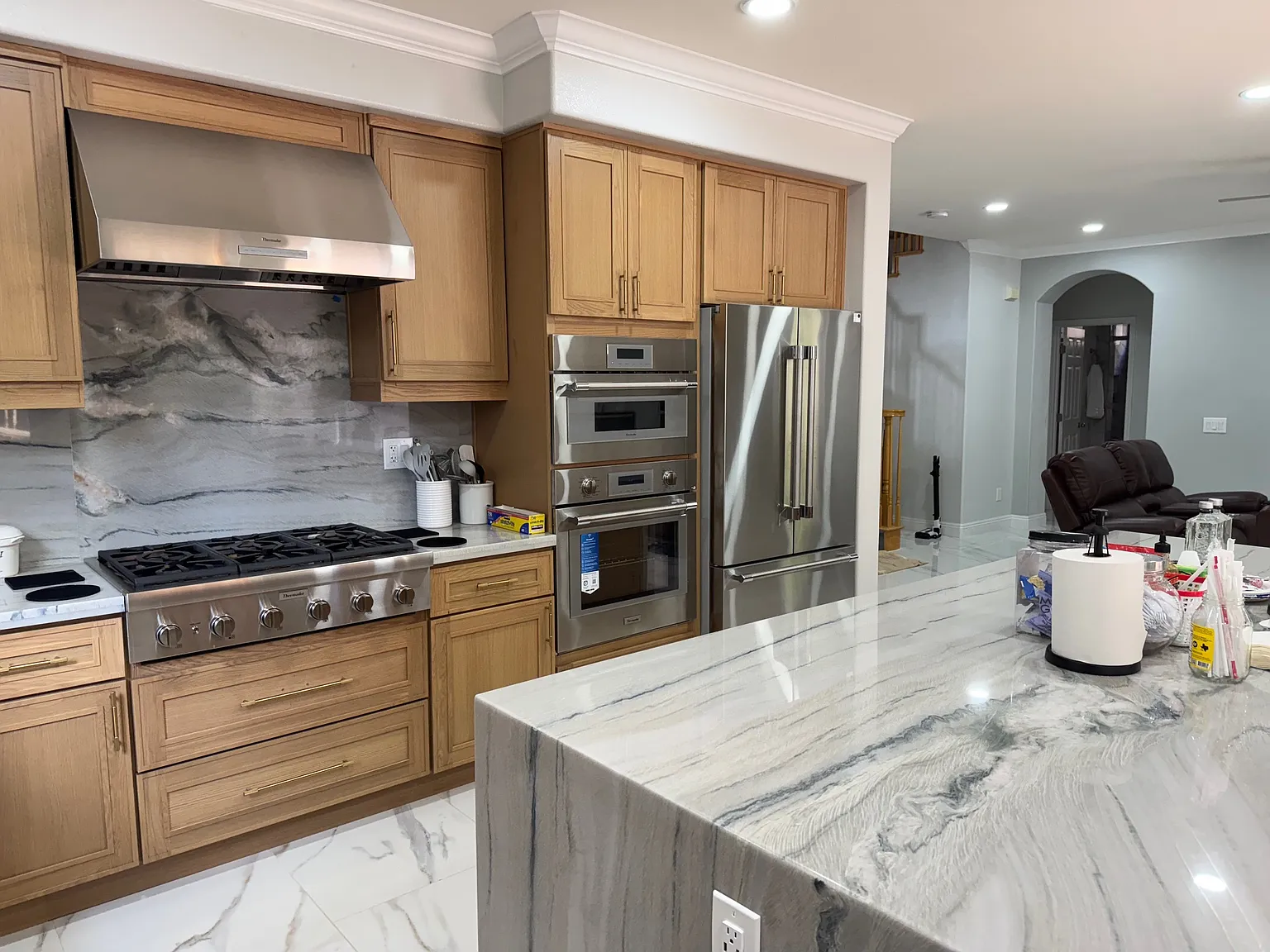 5 bed, 3150 sqft, $1,300 — Photo 2
