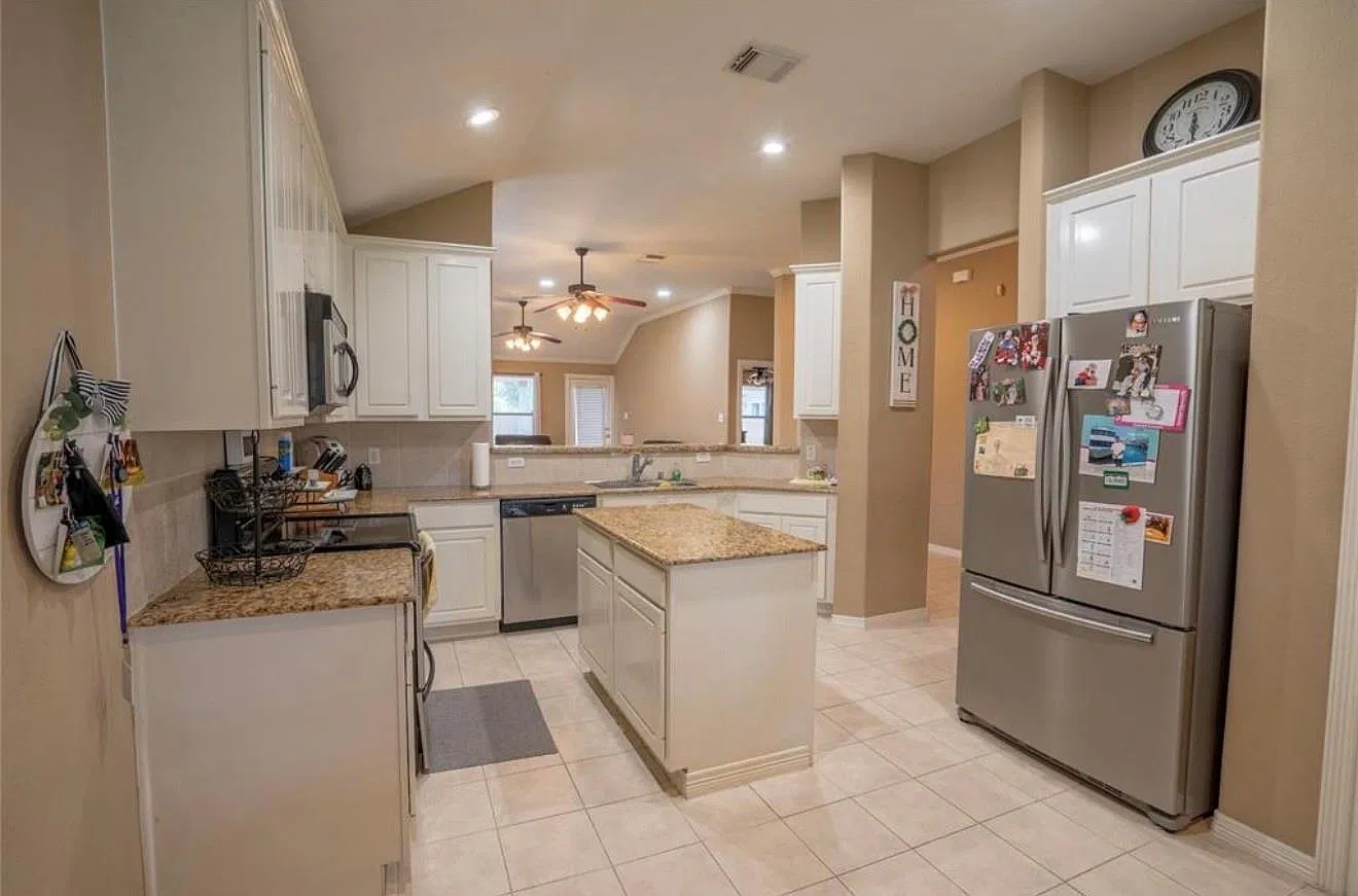 3 bed, 2.0 bath, 1655 sqft, $2,250 — Photo 4