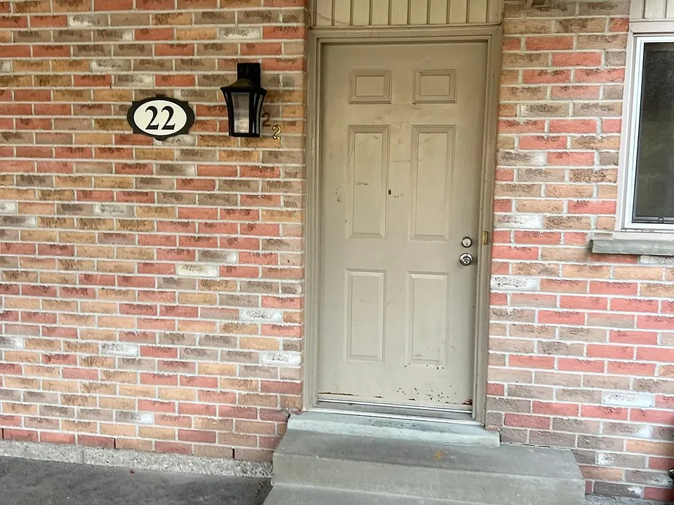 151 Bonaventure Dr #22