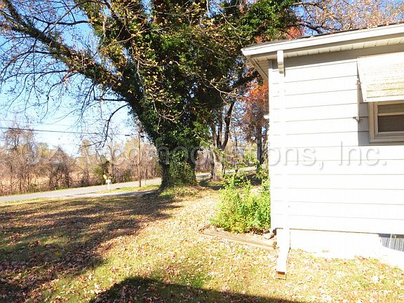 2nd image of 935 N 69th St