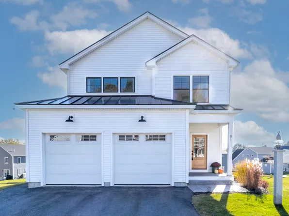 81 Bluebird Trail, Falmouth, ME 04105