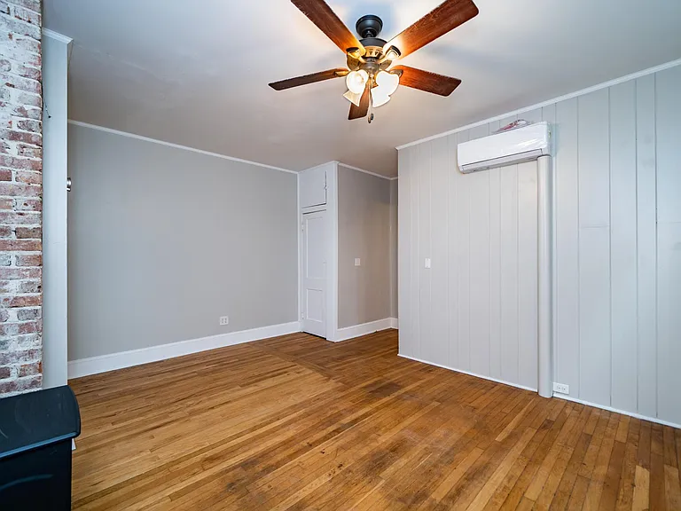 24 Robindale Ave #2 — Photo 7