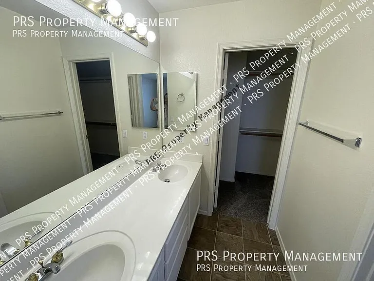 4725 E Goldfinch Gate Ln — Photo 13
