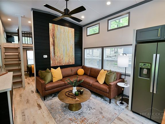 4th image of 310 Laurelwood Lane
