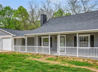 104 S Arlington Ave, Jonesville, NC 28642