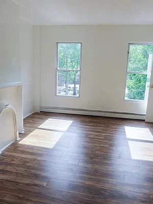 Rented by Space Real Estate | media 16