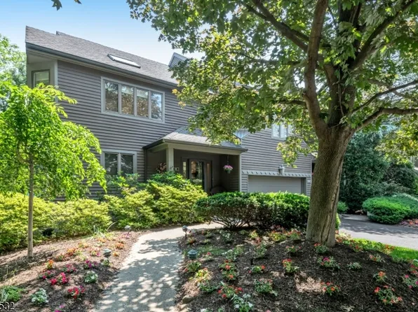 5 Pamrapo Ct, Glen Rock Boro, NJ 07452