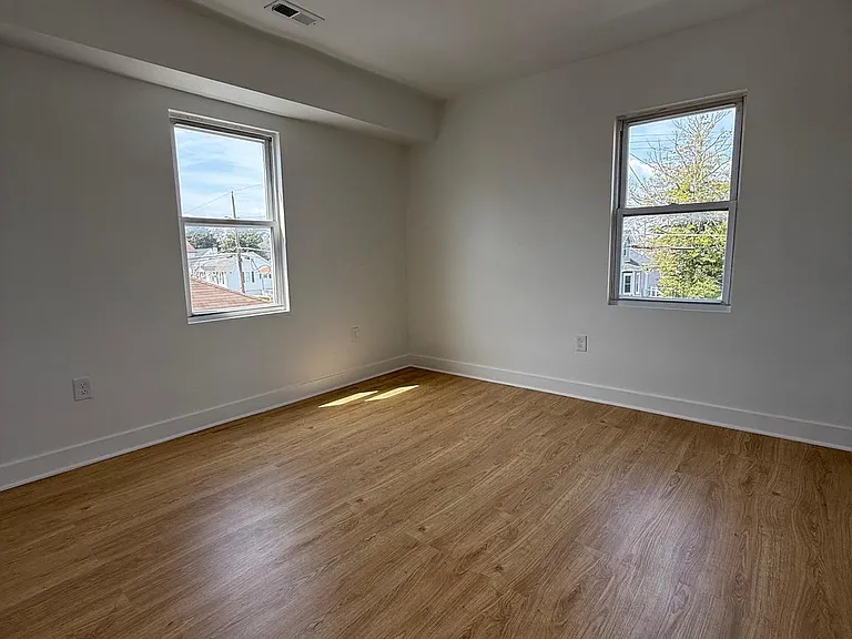 2125 Oakland Rd — Photo 13