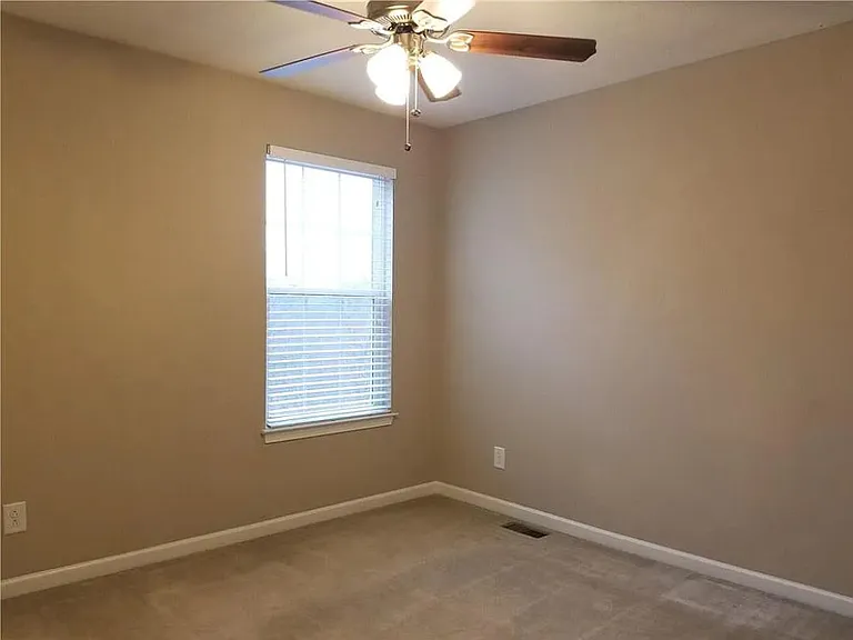 5055 Lake Forest Dr — Photo 25