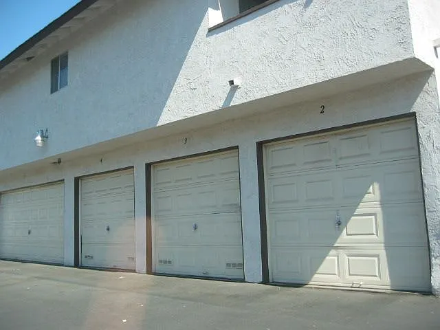 Building Photo 3