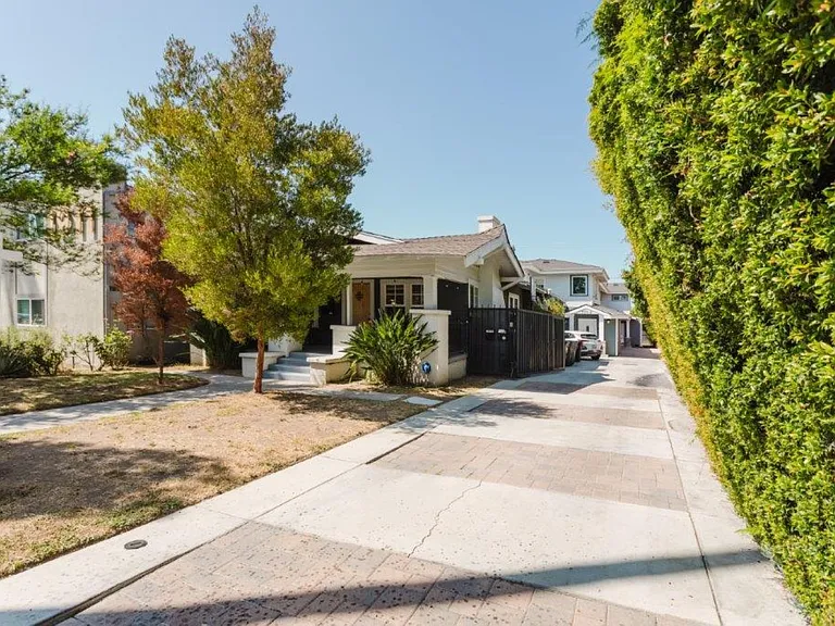 1909 Gardena Ave #A — Photo 47