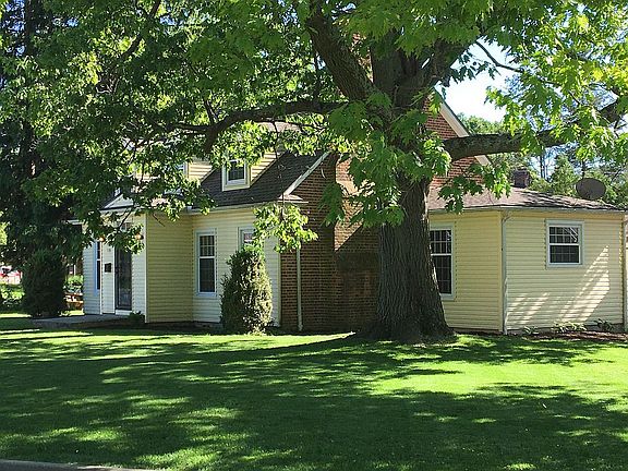 3rd image of 118 N Pelham Dr