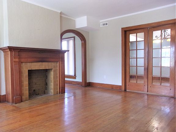 2nd image of 701 NE 15th St APT 3