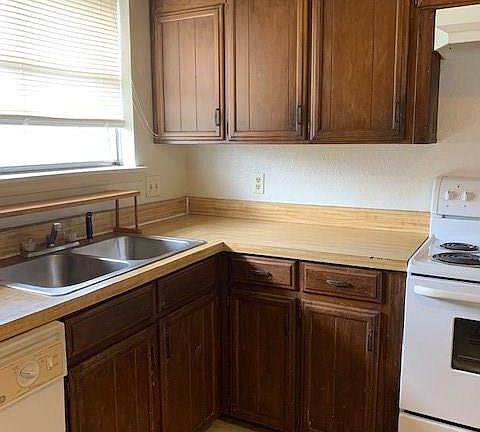 5th image of 206 Meador Ln