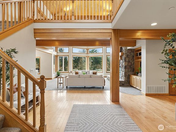 4th image of 16470 Uplands Way SE