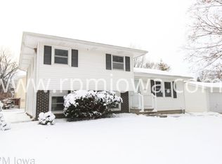 402 NW 3rd St, Grimes, IA 50111