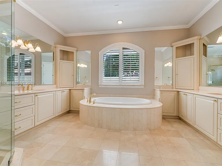 13680 Deering Bay Dr — Photo 8