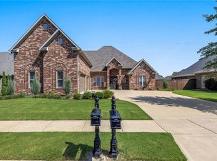 800 Thorncroft Ave, Bentonville, AR 72713
