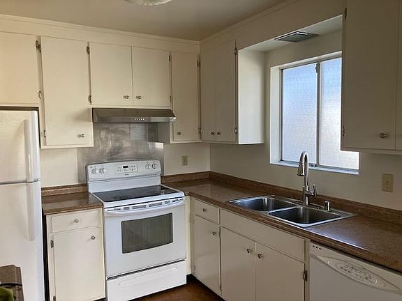 4th image of 10344 El Prado Way #B