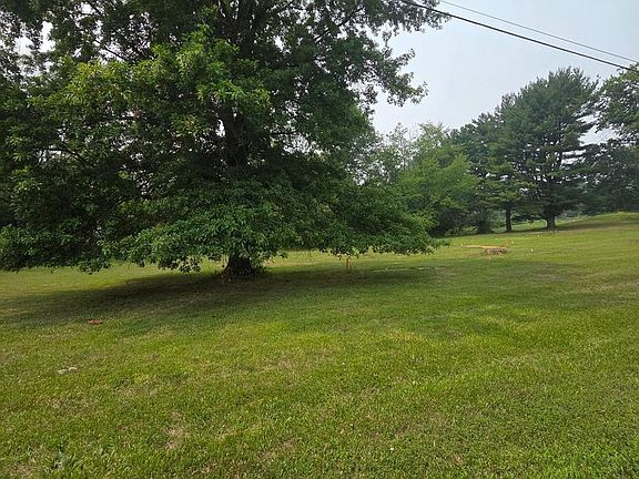 3rd image of 1023 Snyder Ave