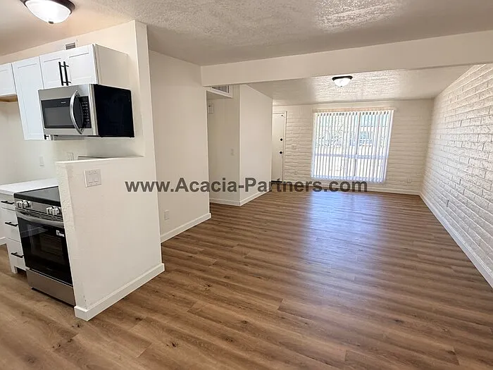 3243 W Bartlett Pl — Photo 7