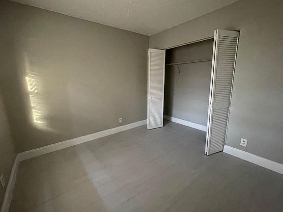 4th image of 10150 Twin Lakes Dr #4