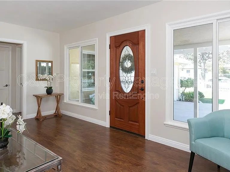 11252 Delano St — Photo 9