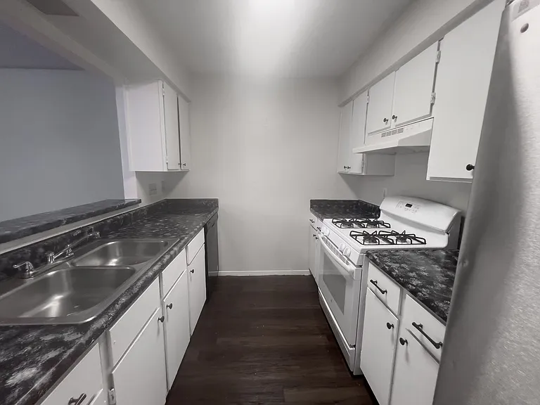 901 Taulbee Ln #D — Photo 1