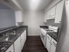 Affordable 2/2 in great location off of N Lamar.