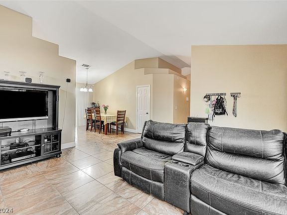3rd image of 173 Laguna Landing Dr