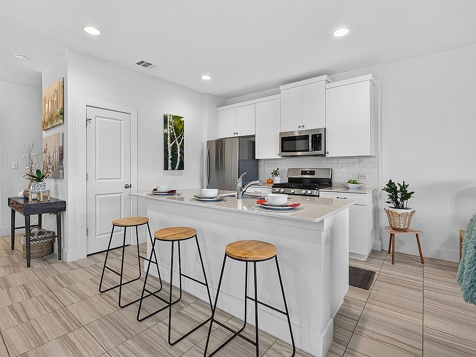 1st image of 521 White Steppe Way