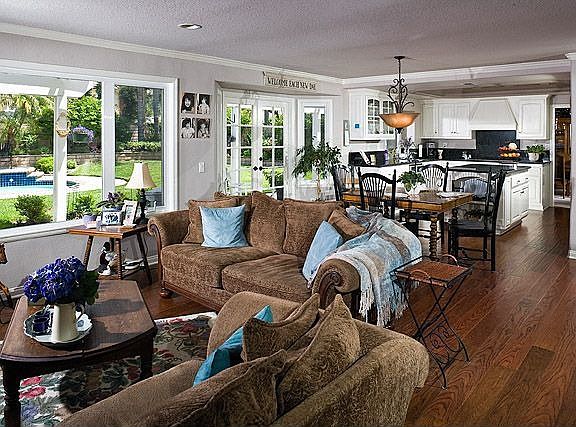 The heart of this home is the huge family room,kitchen,nook area.