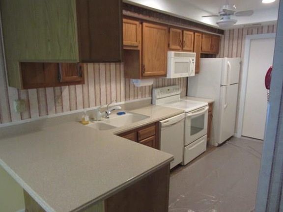 5th image of 82 Ashford Dr