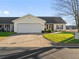3960 Cobblestone Bend Dr, High Point, NC 27265