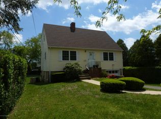 923 Claridge Dr, Spring Lake, NJ 07762