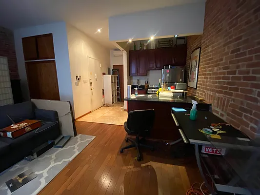 Rented by Bond New York | media 4