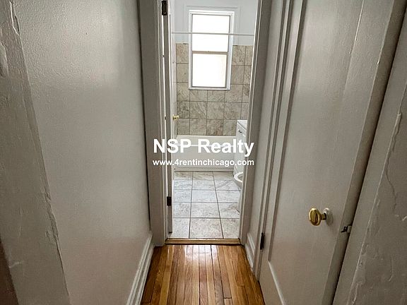 4th image of 1363 W Estes Ave APT 1T