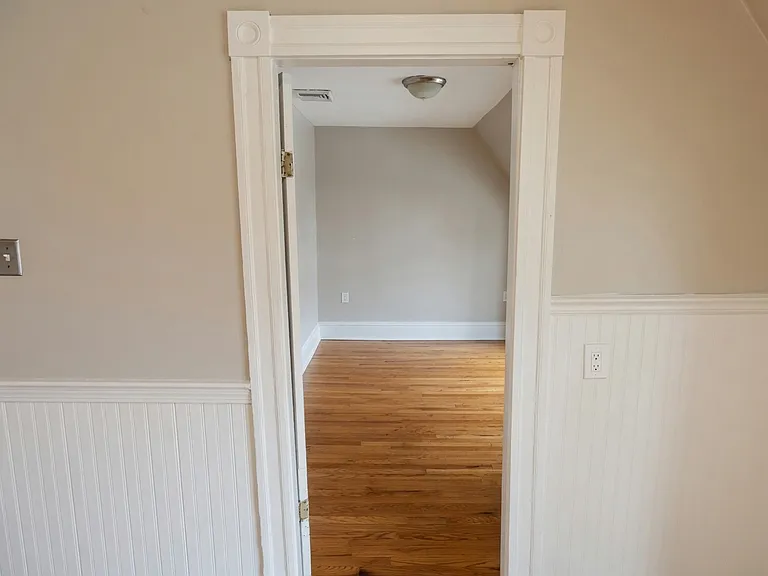 Bedroom 3 Entrance